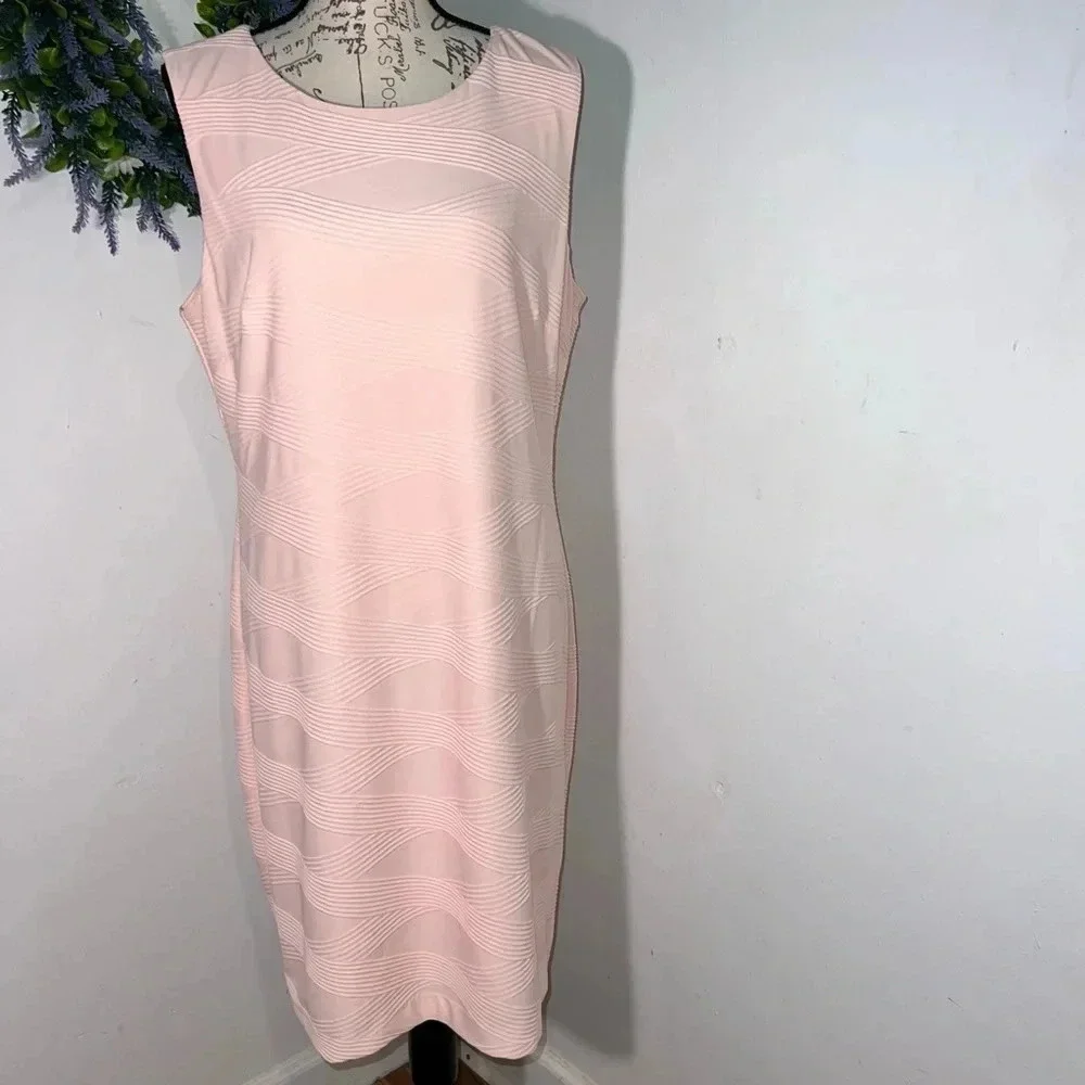 Tommy Hilfiger, 16, pink sleeveless lined ribbed rear zip logo charm sheath midi